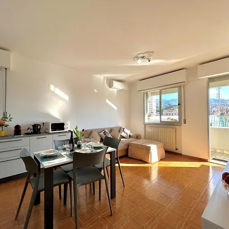 In Relax & Comfort, With Balcony * לאווניה