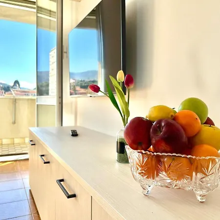 In Relax & Comfort, With Balcony * לאווניה