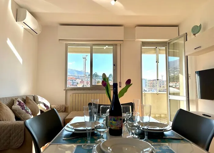 In Relax & Comfort, With Balcony Apartmán Lavagna